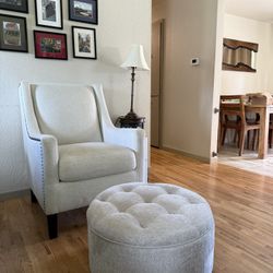 Round Tufted Storage Ottoman