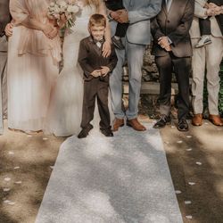 Gently Used Isle Runner Wedding