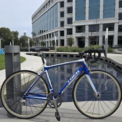 19.5 lb. All-Carbon Trek Madone 4.5 Racing Bike 