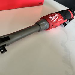 Milwaukee M12 Fuel 3/8 Wrench With A Battery 