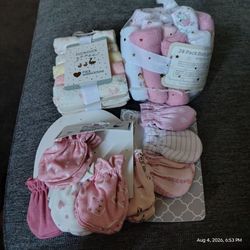 Baby Girl Washcloths and Scratch Mittens Bundle