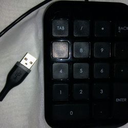 UBC Numeric Keypad - Targus AKP10US