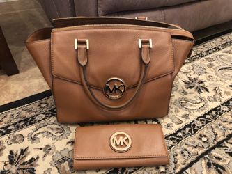 Michael kors tan purse & wallet ( like new )