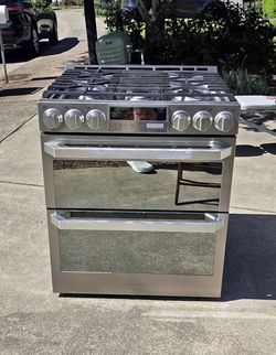 LG SIGNATURE DUAL FUEL DOUBLE OVEN RANGE