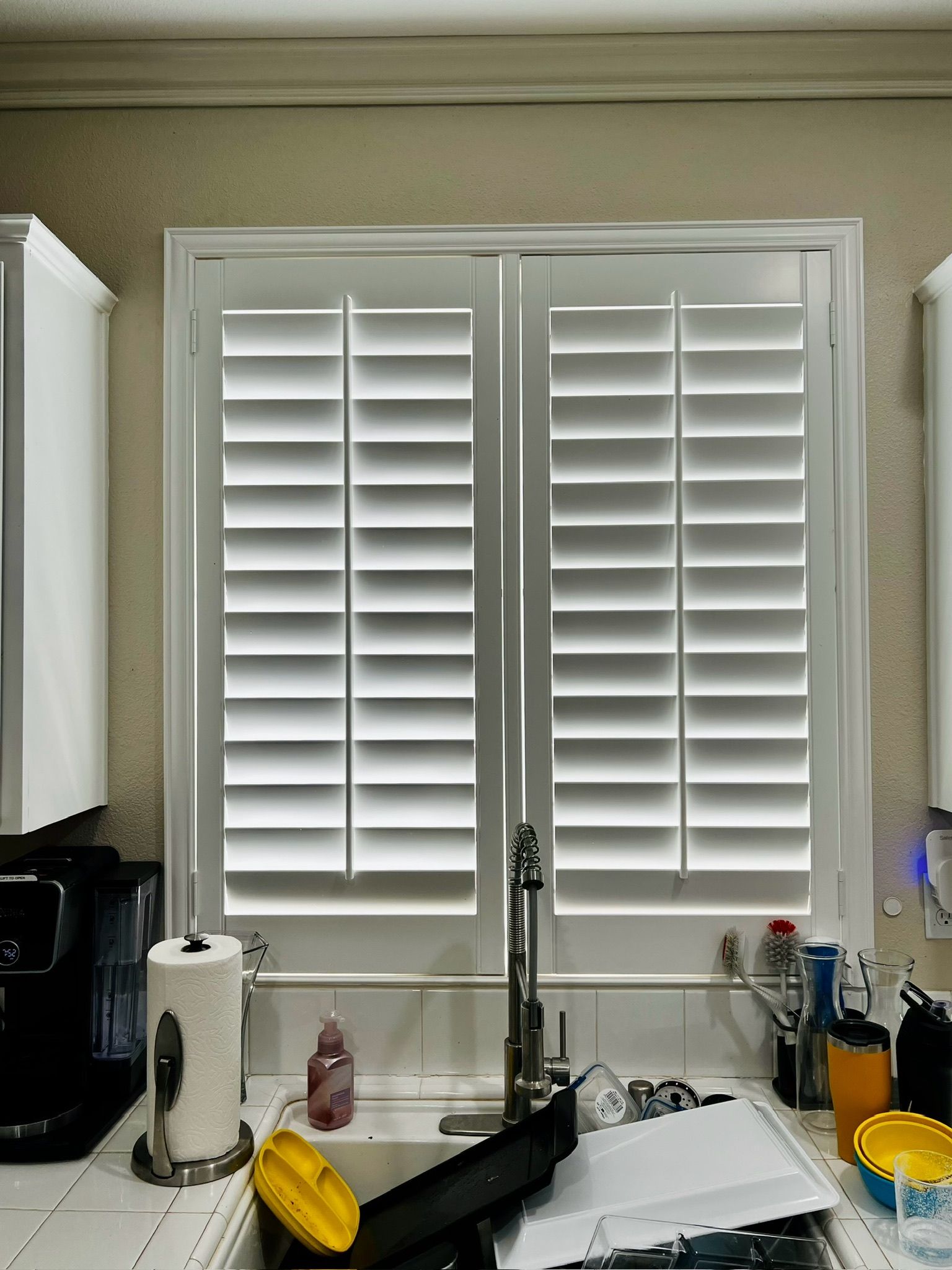 Custom Interior Window Shutters and installation. Persianas de Madera. Service Area: All of Southern California. 951-573-2560