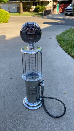 Vintage style gas pump alcohol dispenser