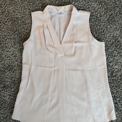 Calvin Klein Sleevless V Neck Blouse. Flowy. Medium. Summer. Baby Pink.