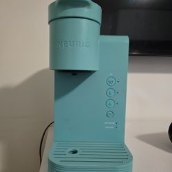 Teal Keurig Coffee Maker (Makes 10oz, 8oz, 6oz Cups)