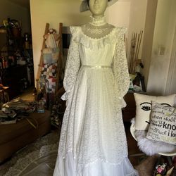 Beautiful Vintage Wedding Dress 