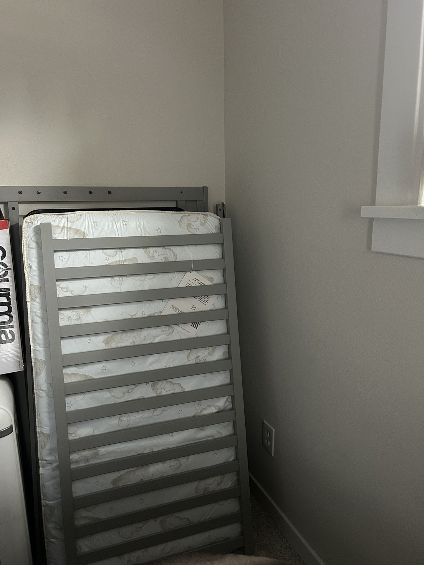 Graco 5-in-1 Convertable Crib w Drawer