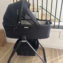 Nuna Bassinet 
