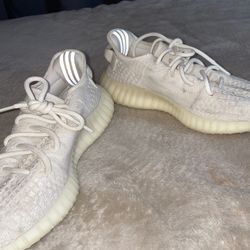 Girl adidas Yeezy Boost 350 V2 Bone 