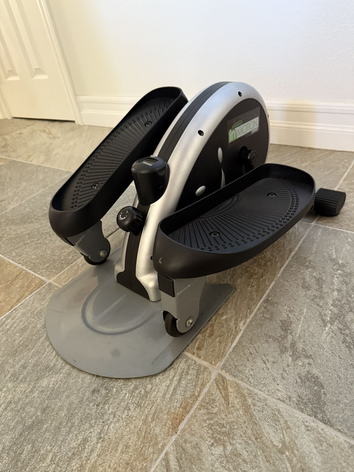 Compact Elliptical Machine