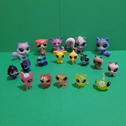 Hasbro LPS Littlest Pet Shop Mixed Lot Of 17 Figures.