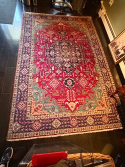 Vintage Hand knotted 6.5’ 10 Heriz Wool Area Rug