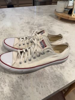 Men’s Converse Low Tops. Off White Size 13