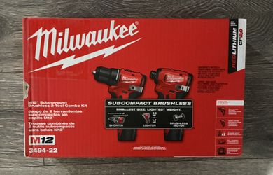 Milwuakee M12 Subcompact 2 Drill Kit