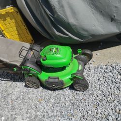 Yard Machine 21 Inch Lawn Mower With Bagged