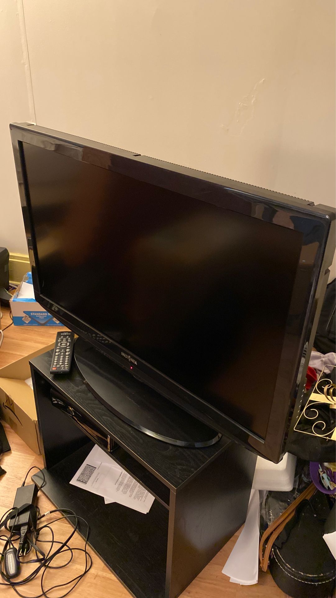 40 inch insignia flat screen TV