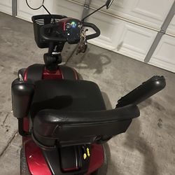 Moving Must Go!!! Victory 9 4-Wheel