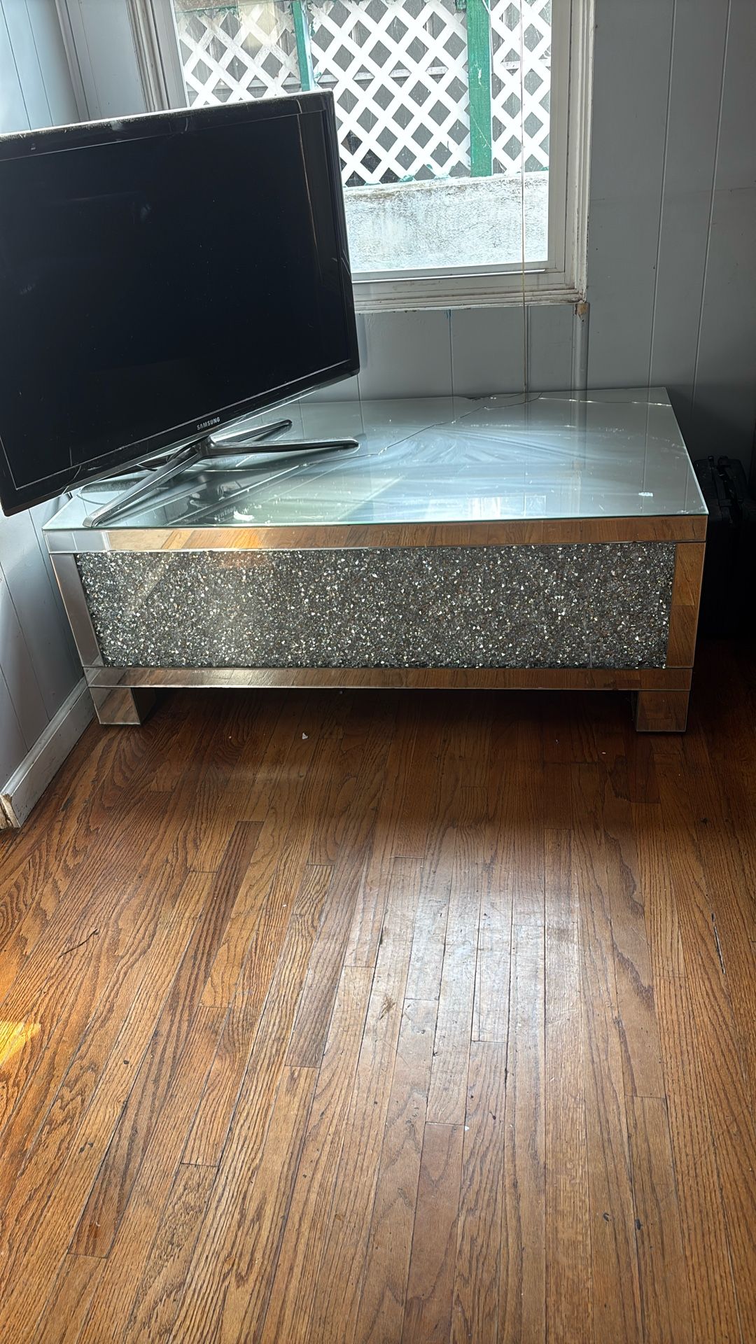 Free Table