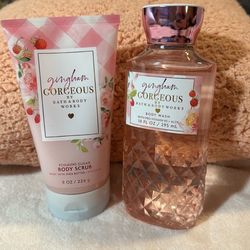 🆕 Bath and body Works, two item bundle, foaming sugar body scrub, and body wash