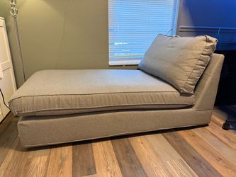 IKEA kivik chase
