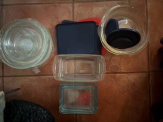 Pyrex storage sets with lids