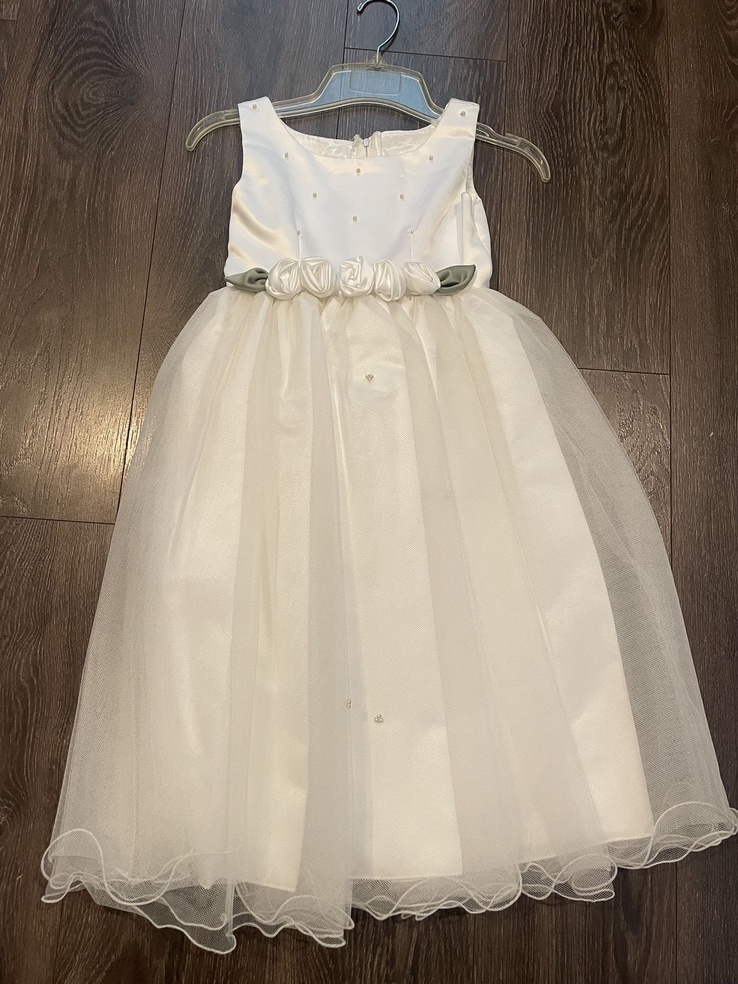 NEW. Little Girl Size 4 Handmade Dress. Great For Weddings, Easter, Parties Etc Etc