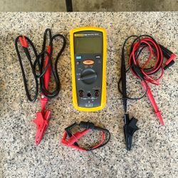 Fluke 1503 Insulation Resistance Tester