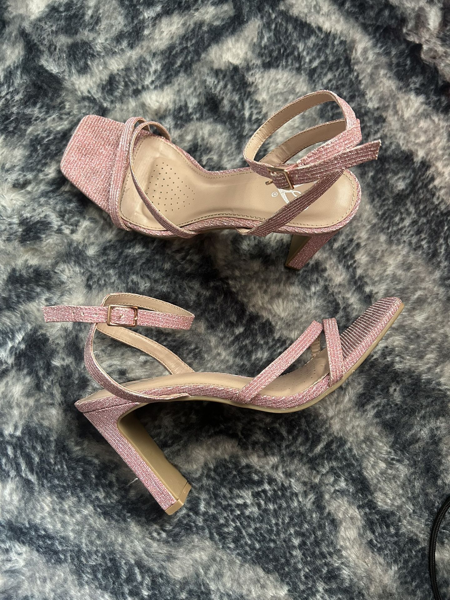 sparkly pink heels 
