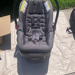 Graco Baby Car Seat With Base 