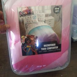 New Twin Comforter