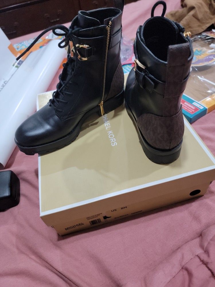 Michael kors Reed Lace Up Booties Size 8.5