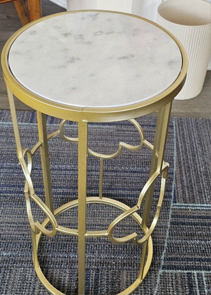 End Table Metal & Marble Top (Like New)