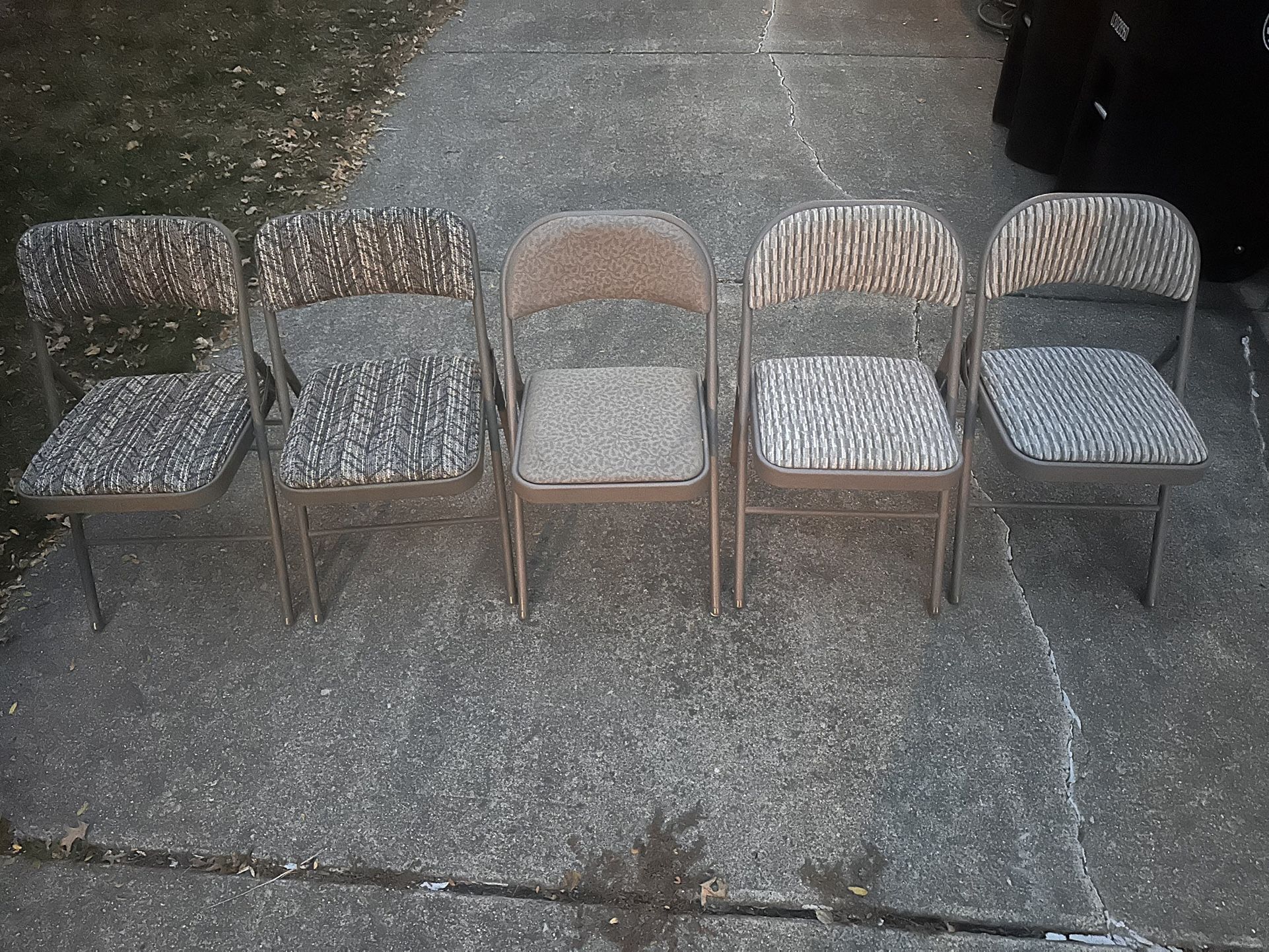 Comfortable Padded Metal Folding Chairs 