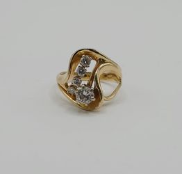 Vintage Natural Diamond Gold Cluster Ring