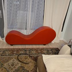 RED CHAISE CHAIR GREAT CONDITION