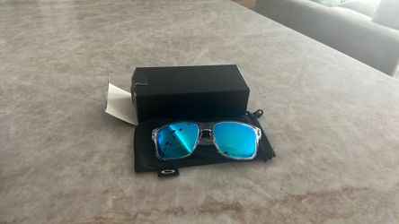 Oakley Sunglasses Clear Frame Blue Lens’s