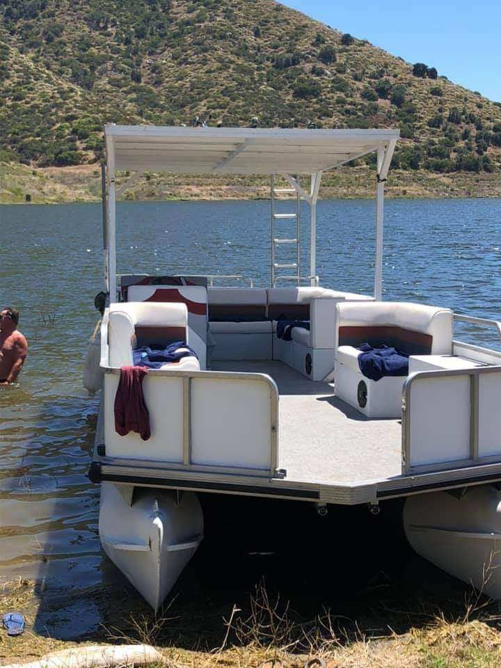 Pontoon Boat 200HP Mercury 