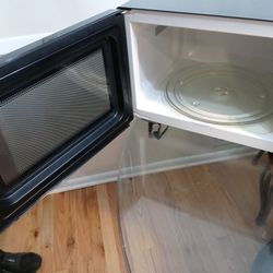Great Frigidaire Counter Top Microwave Oven  