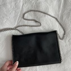 Black purse with keychain $45