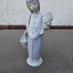 Lladro Figurine 