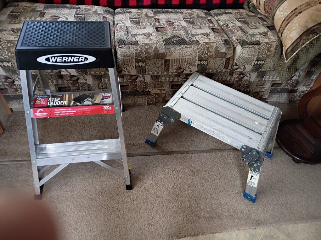 Step Ladder And Mini Scaffold