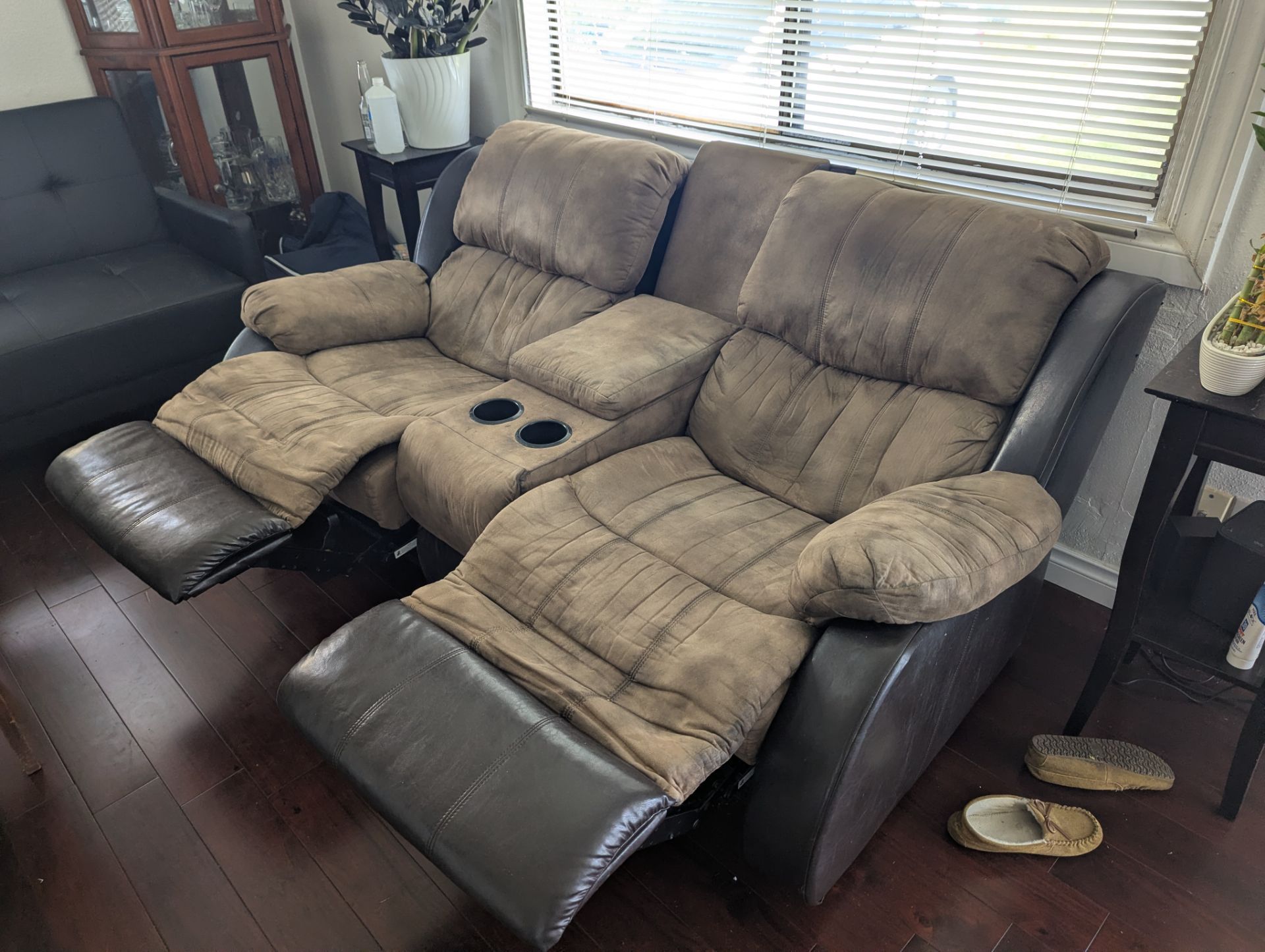 Recliner 2 seater loveseat with cupholders