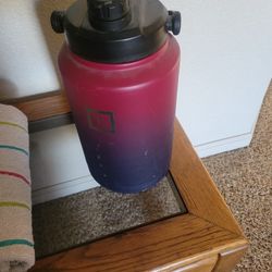IronFlask 64oz