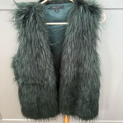 Women’s ROMEO & JULIET Couture Emerald Green Faux Fur Vest 