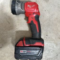 Milwaukee M18 LED Work Light with REDLITHIUM XC Battery