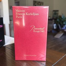 Baccarat rogue 540 cologne (OPEN TO OFFERS‼️‼️)