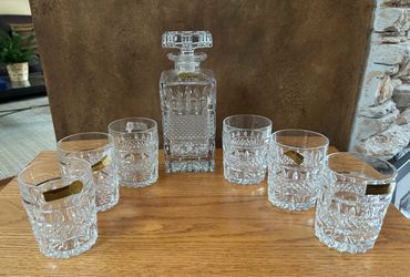 Bohemia 24% crystal decanter and six glasses Bohemia 24% crystal decanter and six glasses